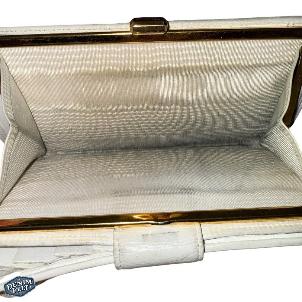 Chanel White Quilted Caviar Leather Long Snap Closure Wallet with Gold CC Logo - Picture 15 of 15